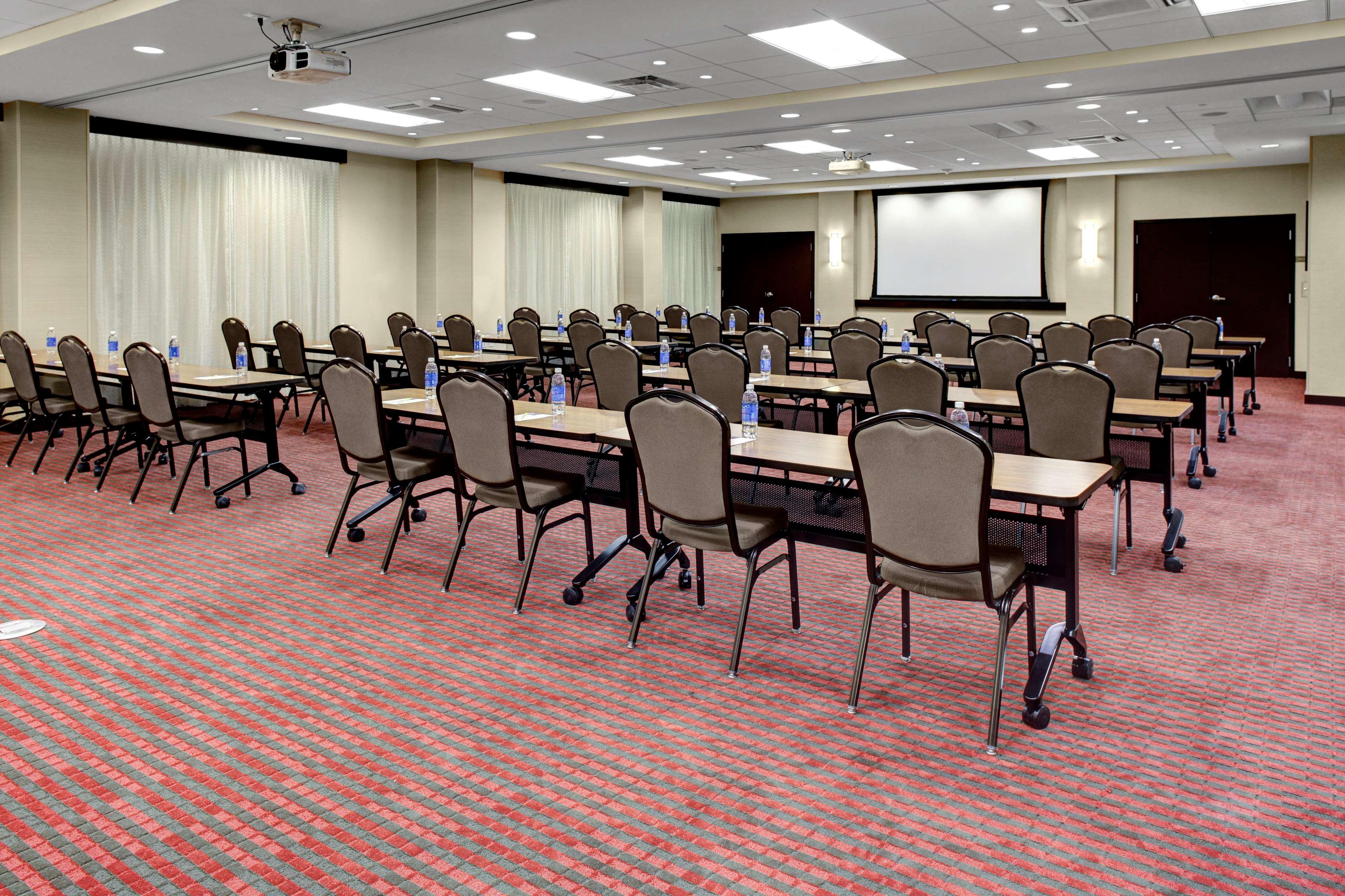 Hyatt Place Richmond Airport 3*